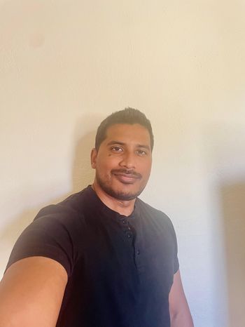 Therapeutic Massage <i>by Lahiru</i>