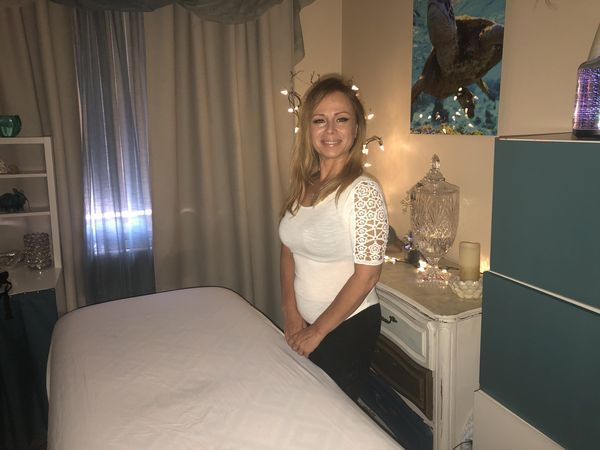 house call massage therapist near me