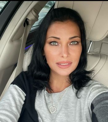 Therapeutic Touch <i>by Yanelis</i>