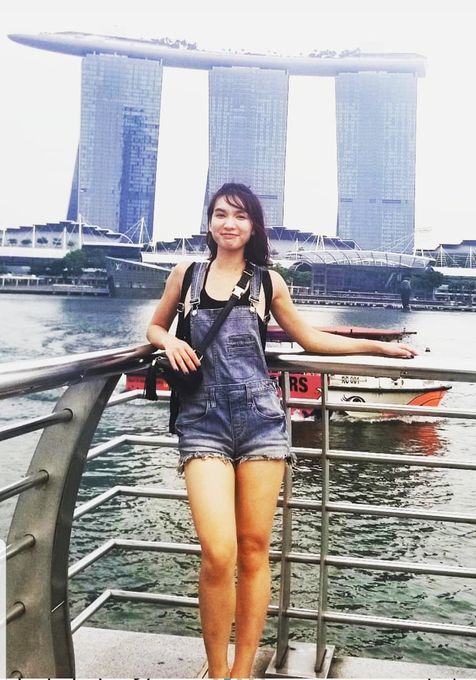 Model Hooker in Trang