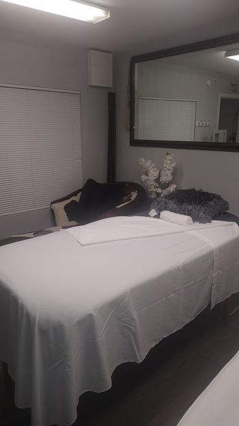 Staycation Massage <i>by Lakia</i>