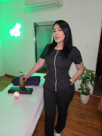 Calming Massage <i>by Rebeca</i>