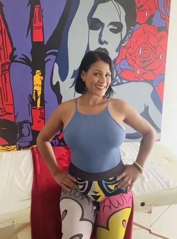 Revitalizing Massage <i>by Carolina</i>