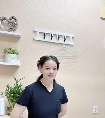 Therapeutic Massage <i>by Evelyn</i>