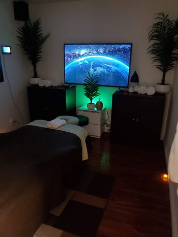 Therapeutic Massage <i>by Johnny</i>