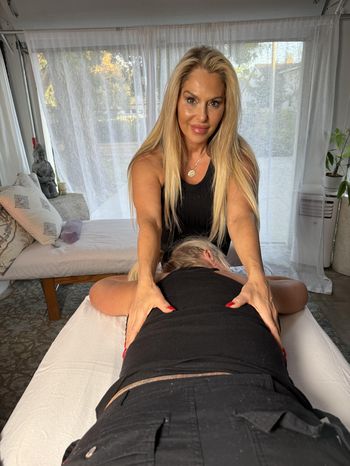 Healing Bodywork <i>by Aura</i>