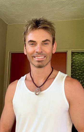 Energetic Healing <i>by Chaz</i>