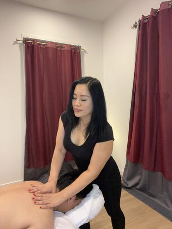 Body Renewal <i>by Daisy</i>